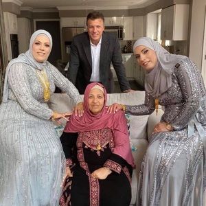 Meet your Posher, Hana